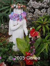 Kona statues